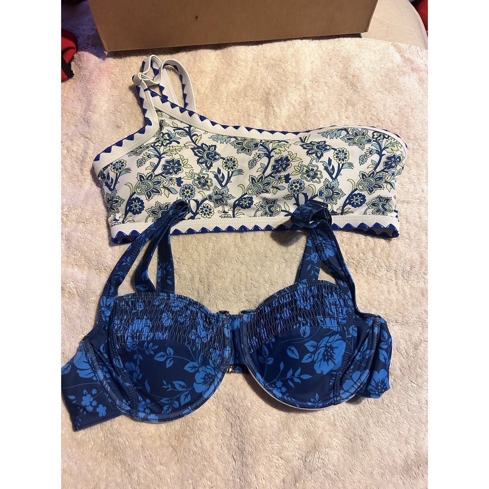 Women's Bikini Tops! Lot Of Two Medium! Floral